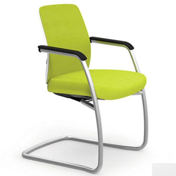 Cadeira para escritório fixa aproximação estrutura (SI) e braços prata integrados  40106 SI - Linha Idea - Cavaletti